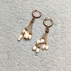 Vintage Goldtone and Freshwater Pearl Drop Pierced Earrings